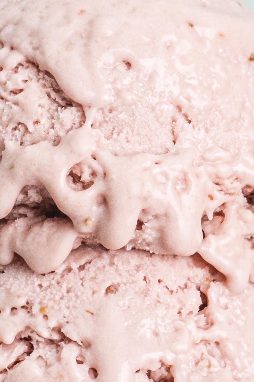 ice cream strawberry